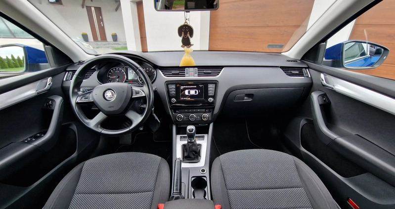 Skoda Octavia cena 36500 przebieg: 199000, rok produkcji 2015 z Moryń małe 667